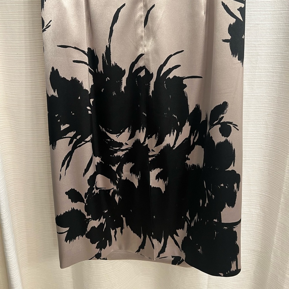 Dress - Picture 5 of 6